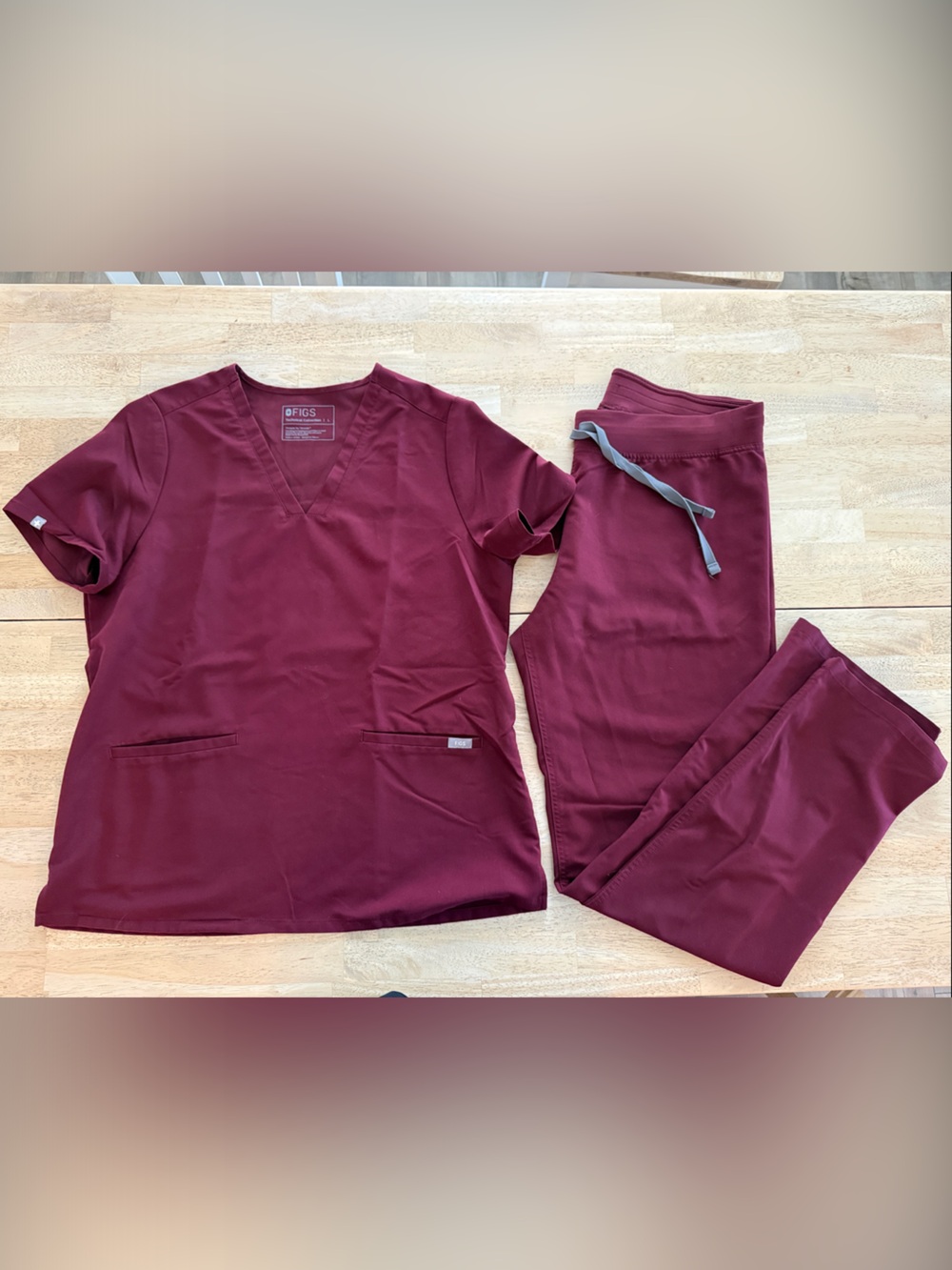 Figs Women’s Burgundy Scrub Set size large and large tall